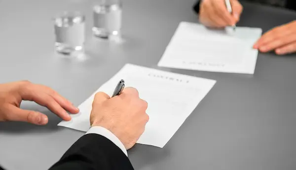 Elementos esenciales de un contrato de compraventa internacional bien estructurado