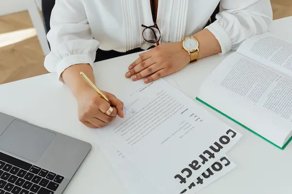 ¿Para qué sirve un contrato de compraventa internacional?