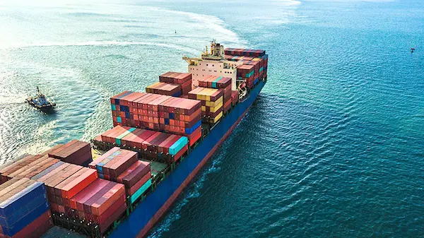 Cómo influye el tipo de buque en la logística de una importación o exportación